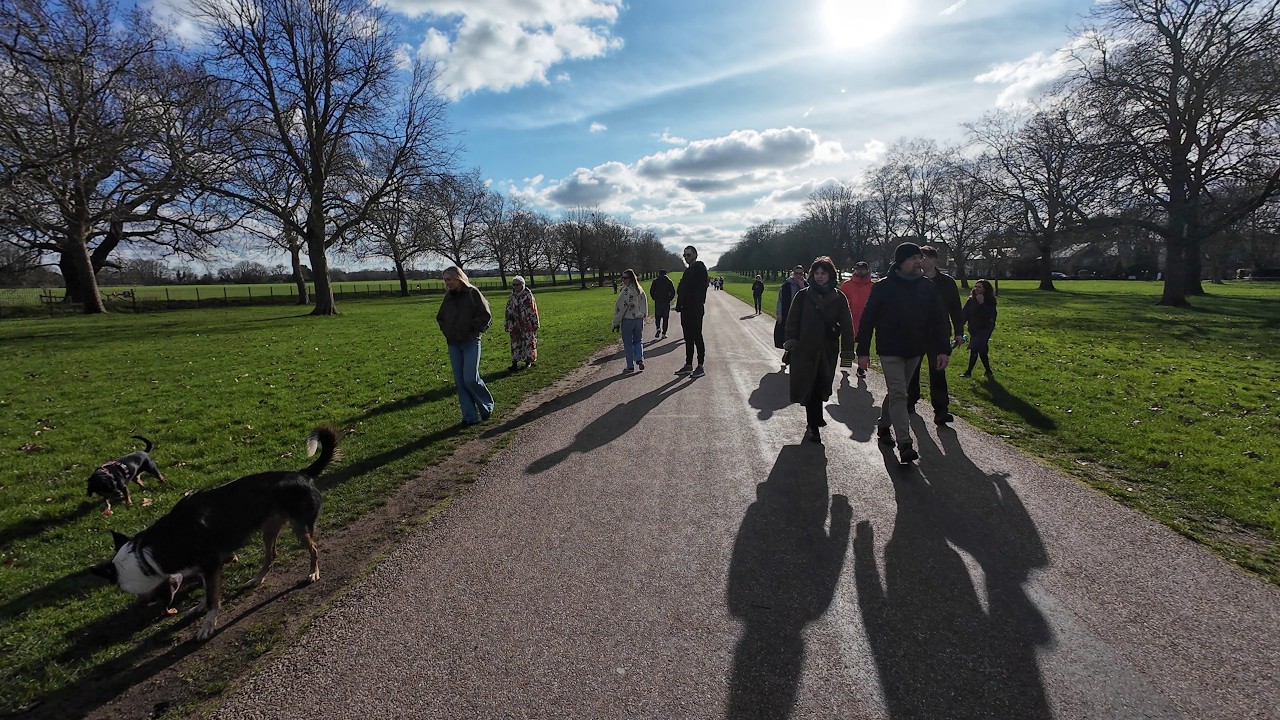 Walking the Long Walk, Windsor – A Busy Winter Day - 14th February 2026 - 4K