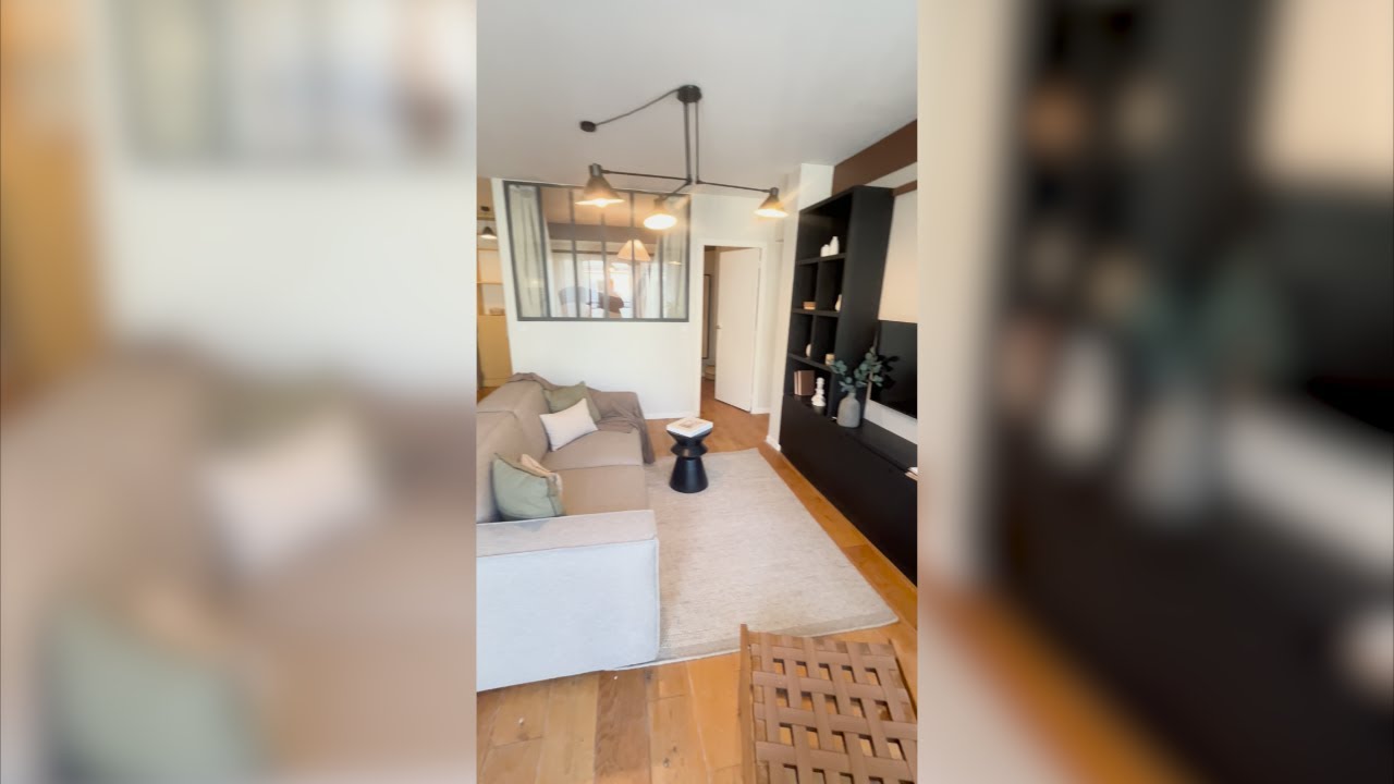 Leonora 1 bedroom apartment with balcony in Invalides Paris