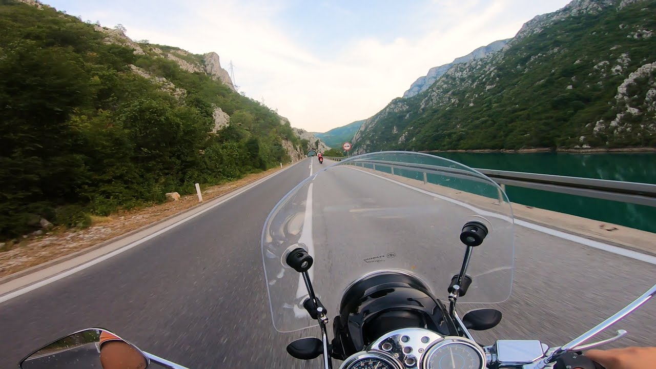 PIAGGIO BEVERLY 500 VS 350 | CLOSE CALL TOP SPEED