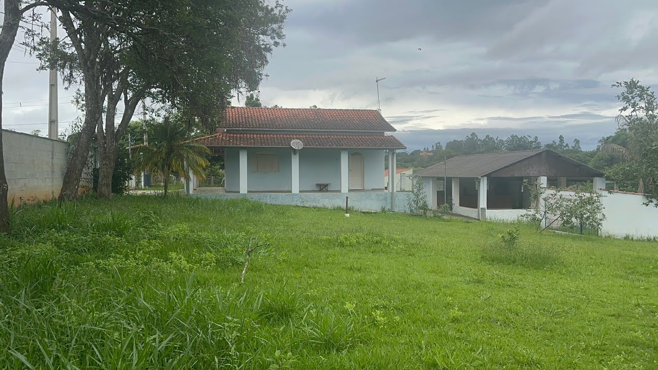Chácara de 3.000 m2 com Casa de 2 quartos, Área de churrasco, Poço artesiano em Pouso Alegre MG.