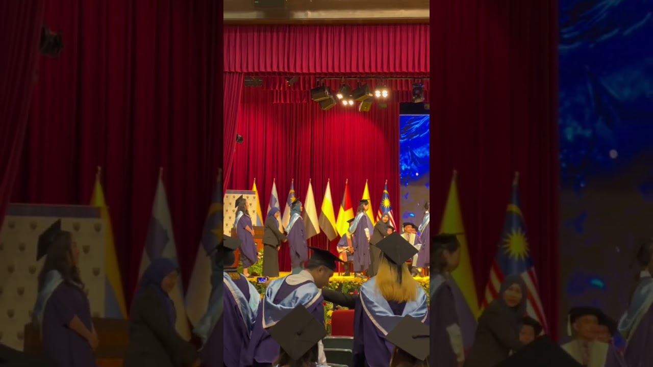 Terima Ijazah UM Nisa dan Iman Master of Economics dan Development 