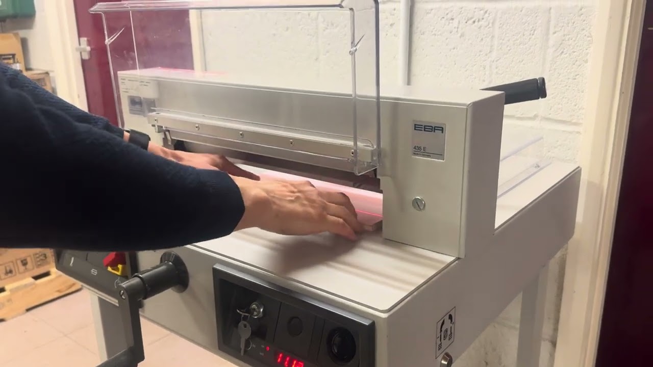 Pre-owned EBA 435E / 4215 Electric Guillotine