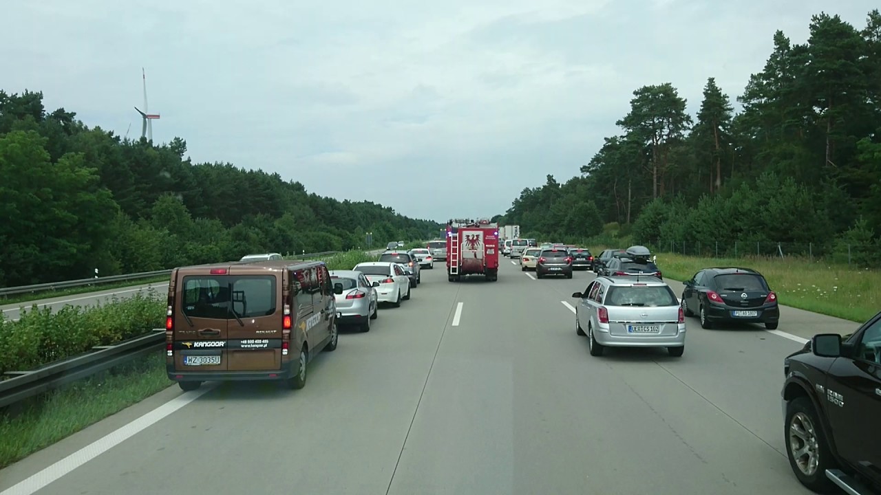 Einsatzfahrt Verkehrsunfall mit Personen auf der BAB10