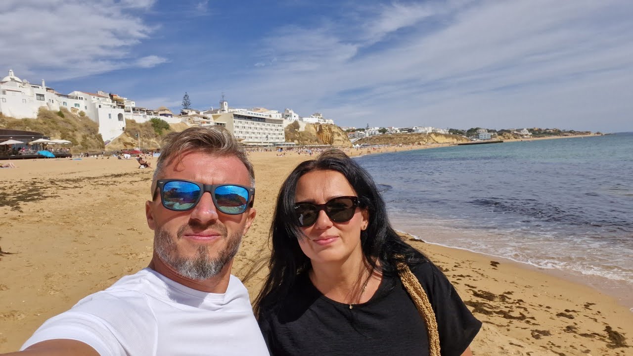 Plaża całkiem inna niż w kwietniu - Albufeira Portugalia 27 września 2025