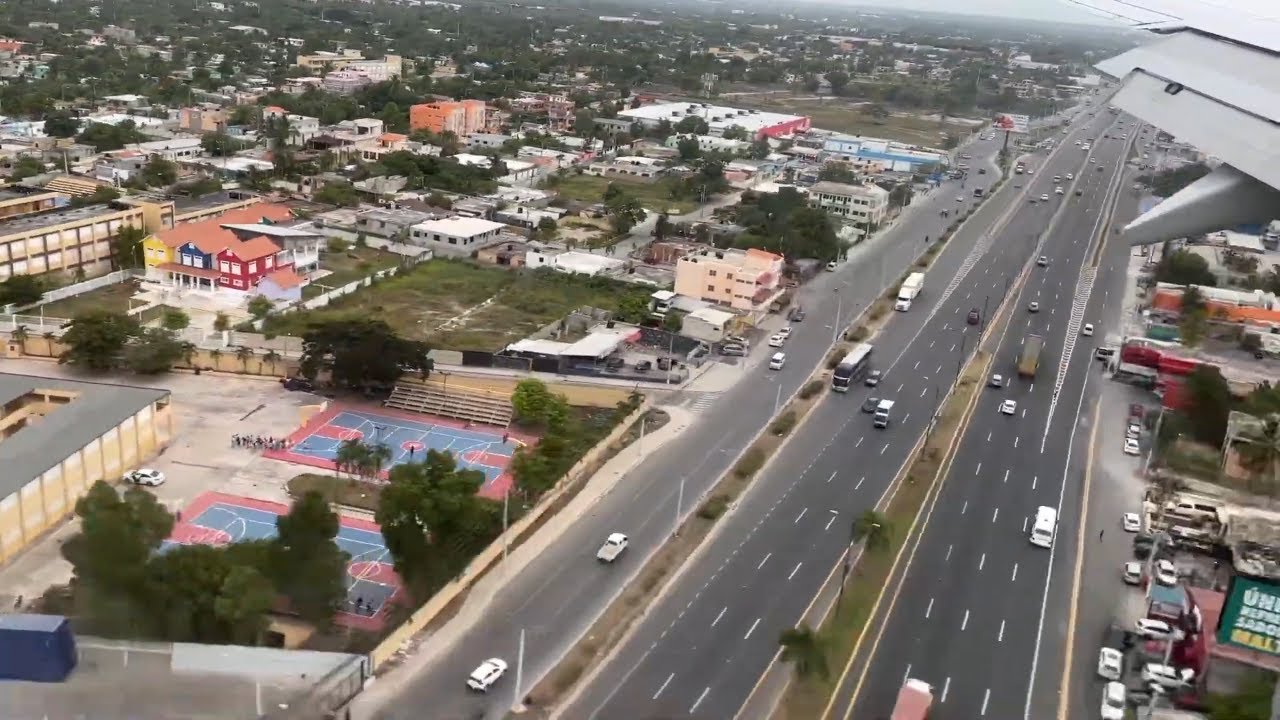 Landing at Santo Domingo/Las Américas International Airport, Dominican Republic - Unravel Travel TV