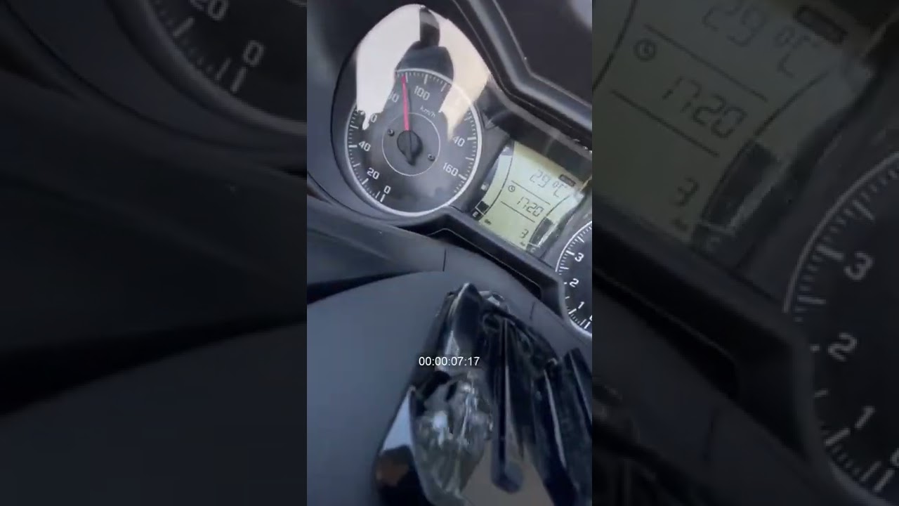 Acceleration test Yamaha xmax 300 15g roller weights stock pulley.