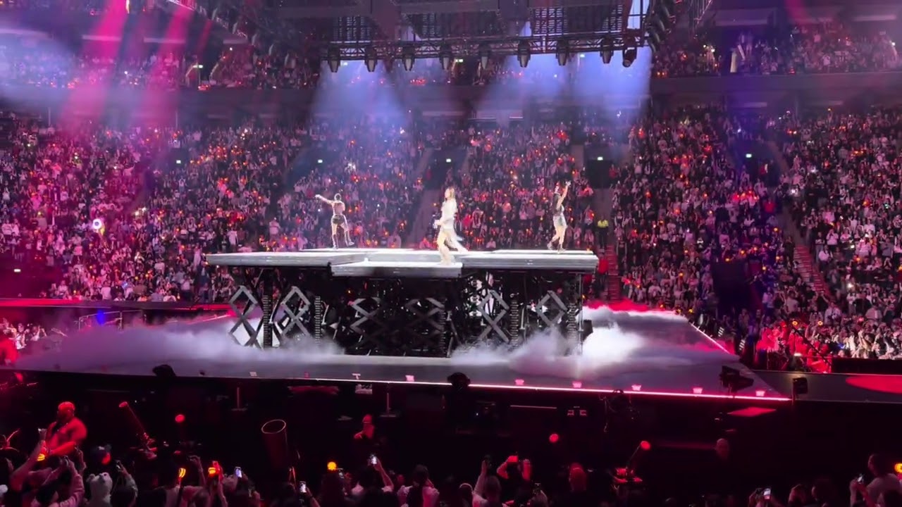 TWICE - TAKE DOWN, Live fan video 