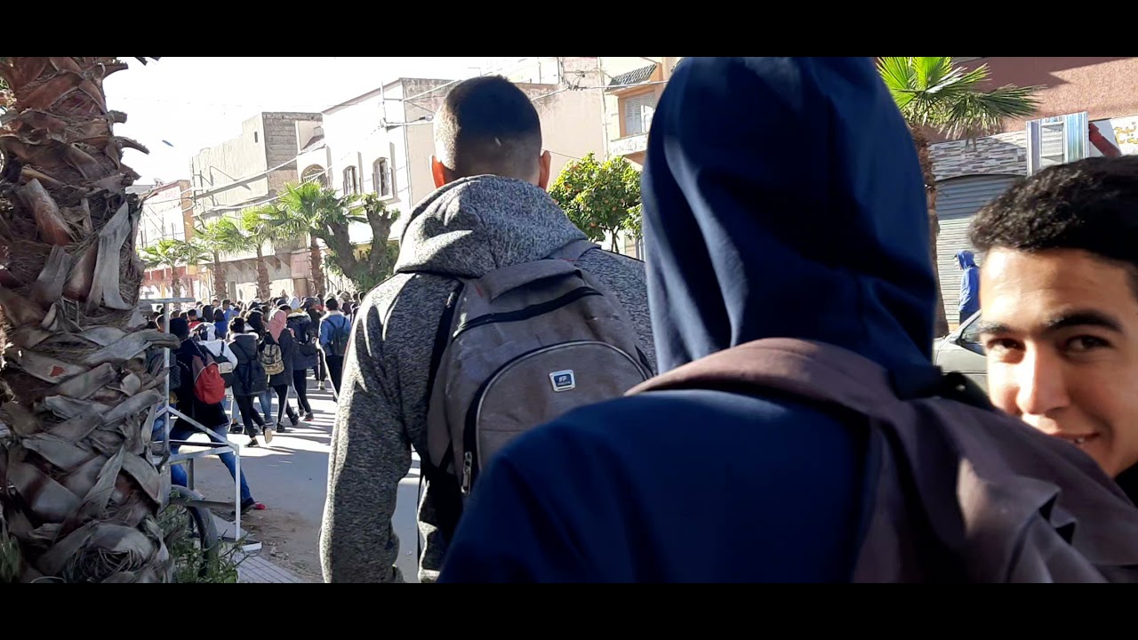 (( ماتقيسش أستاذي )) وقفة لثلاميذ ثانوية ابن طفيل التأهيلية لمدينة وادي زم😡الجزء الأول😡
