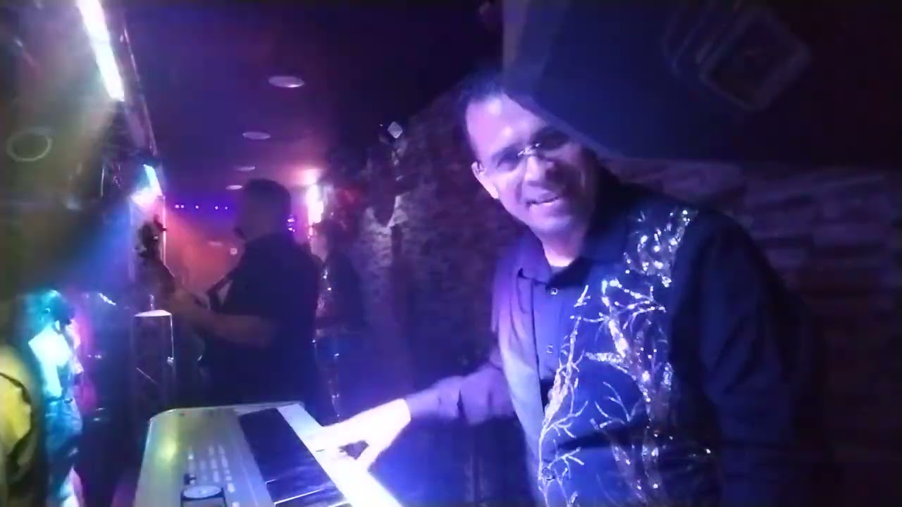 LA ORIGINAL SONORA. BAR CASTILLOS, EL PASO TX. DANIEL RAMÍREZ TECLADISTA. 