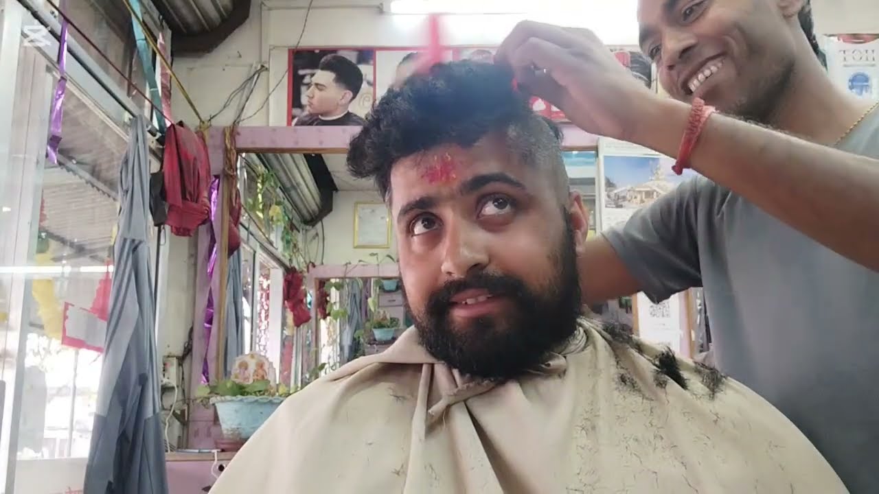 हाम्रो ठाकुर भाइले सारै राम्रोसँग आज मेरो दारी कपाल काटदै | Best Hair Cutting Salon in Nepal 