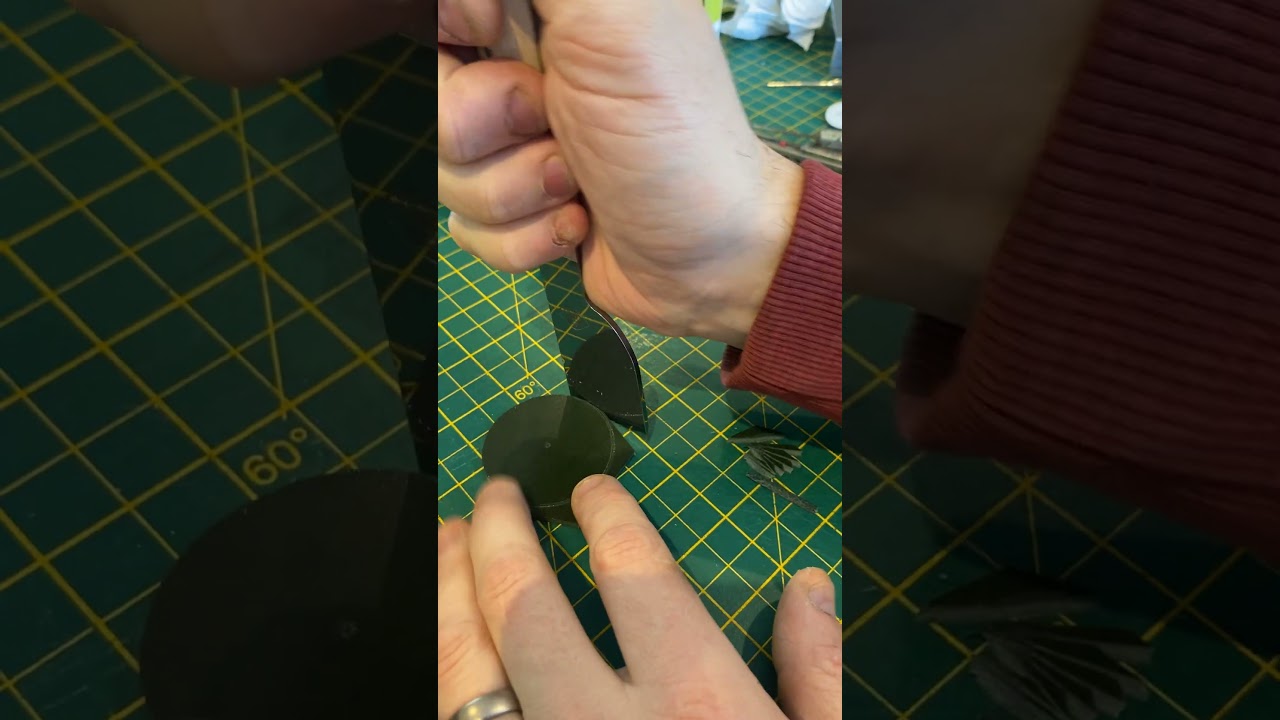 Cutting Circles with a skiving Knife&hellip;..