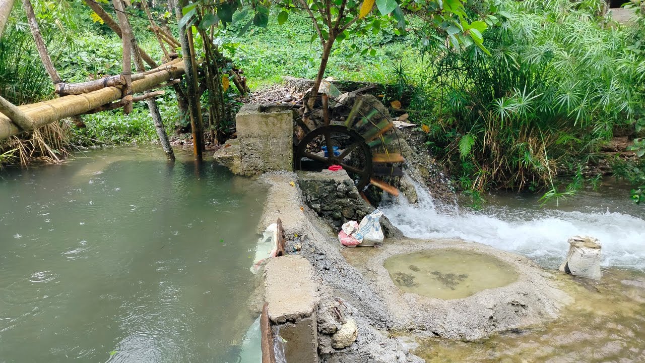 Hydro power generating electricity