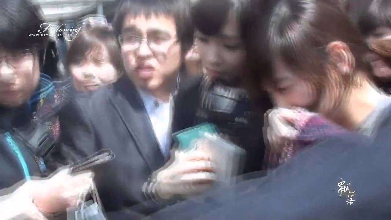 110423 TaeNy - Escape The Crowd @ Beijing Airport [Fancam]