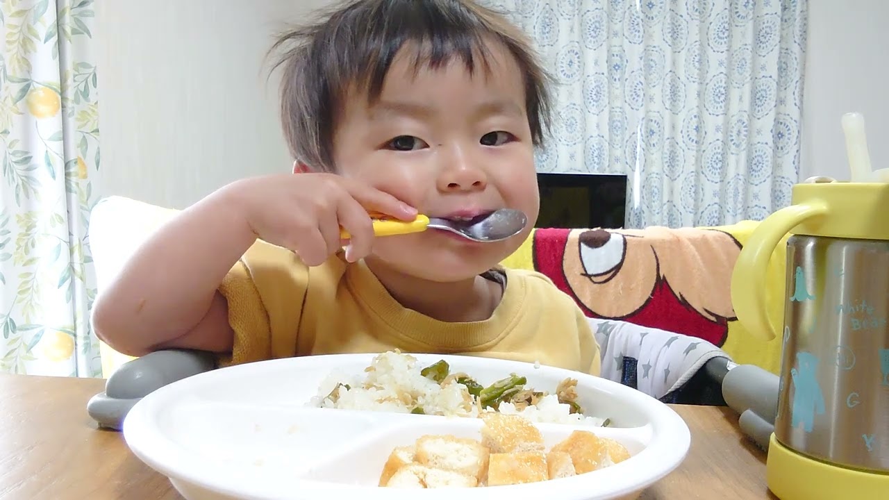 テレワークのパパとお昼ごはん👶♥バナナ🍌厚揚げ、しらすとピーマンご飯🍚Telework dad and lunch 👶♥ Banana🍌Atsuage,Shirasu and pepper rice🍚