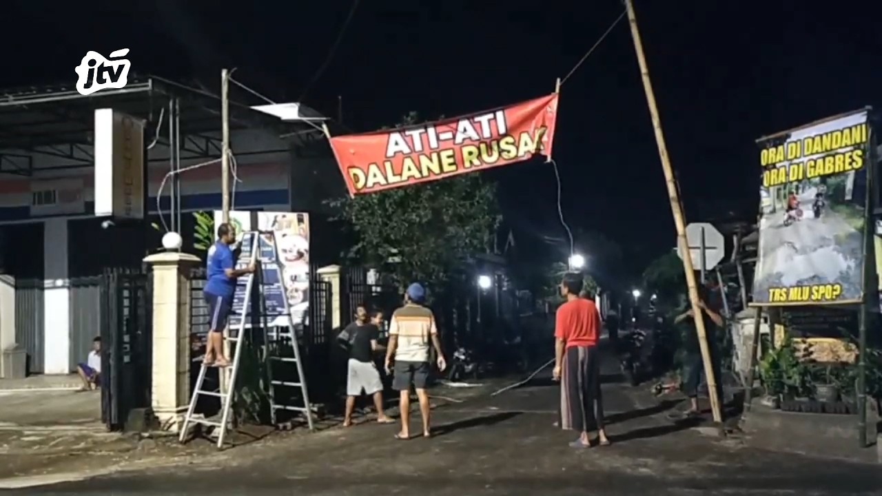 7 Tahun Jalan Rusak Tak Diperbaiki Warga Protes Dengan Pasang Tanda Peringatan