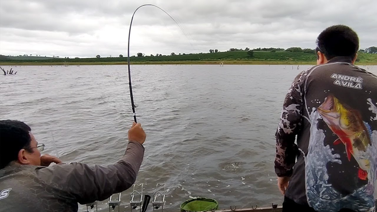 OS MONSTROS APARECERAM! FARTURA DE PEIXES EM PESCA NO LAGO DE FURNAS