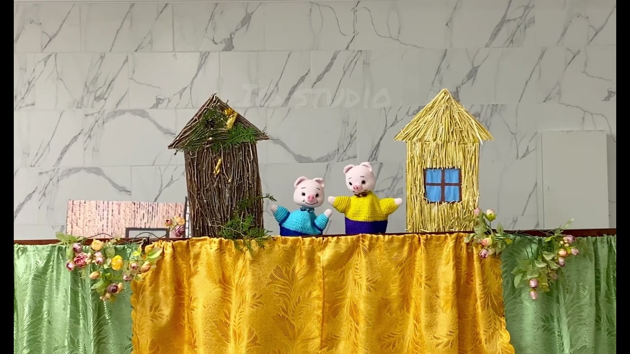 Ляльковий театр за мотивами англійської казки «Троє поросят». Керівник IG studio - Ірина Миколаївна