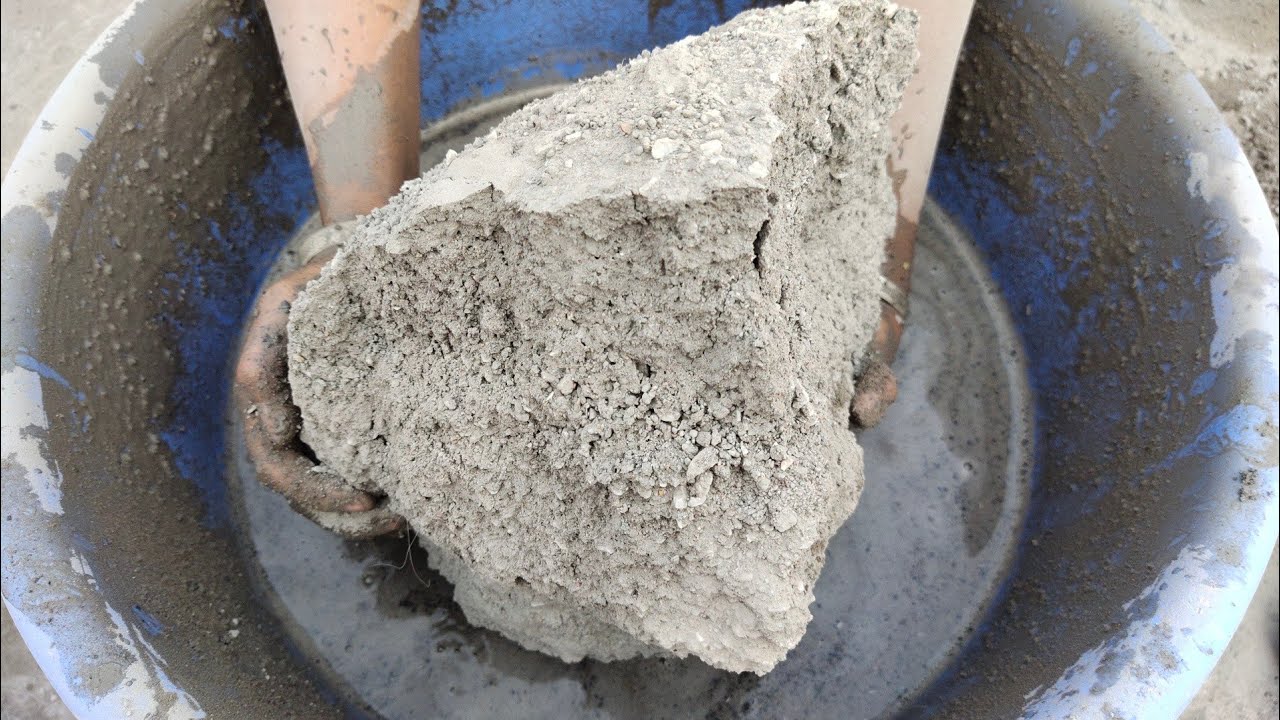 My favorite texture sandcement+white concrete  crumbling in lots of water 💦 ‎@AS ASMR 