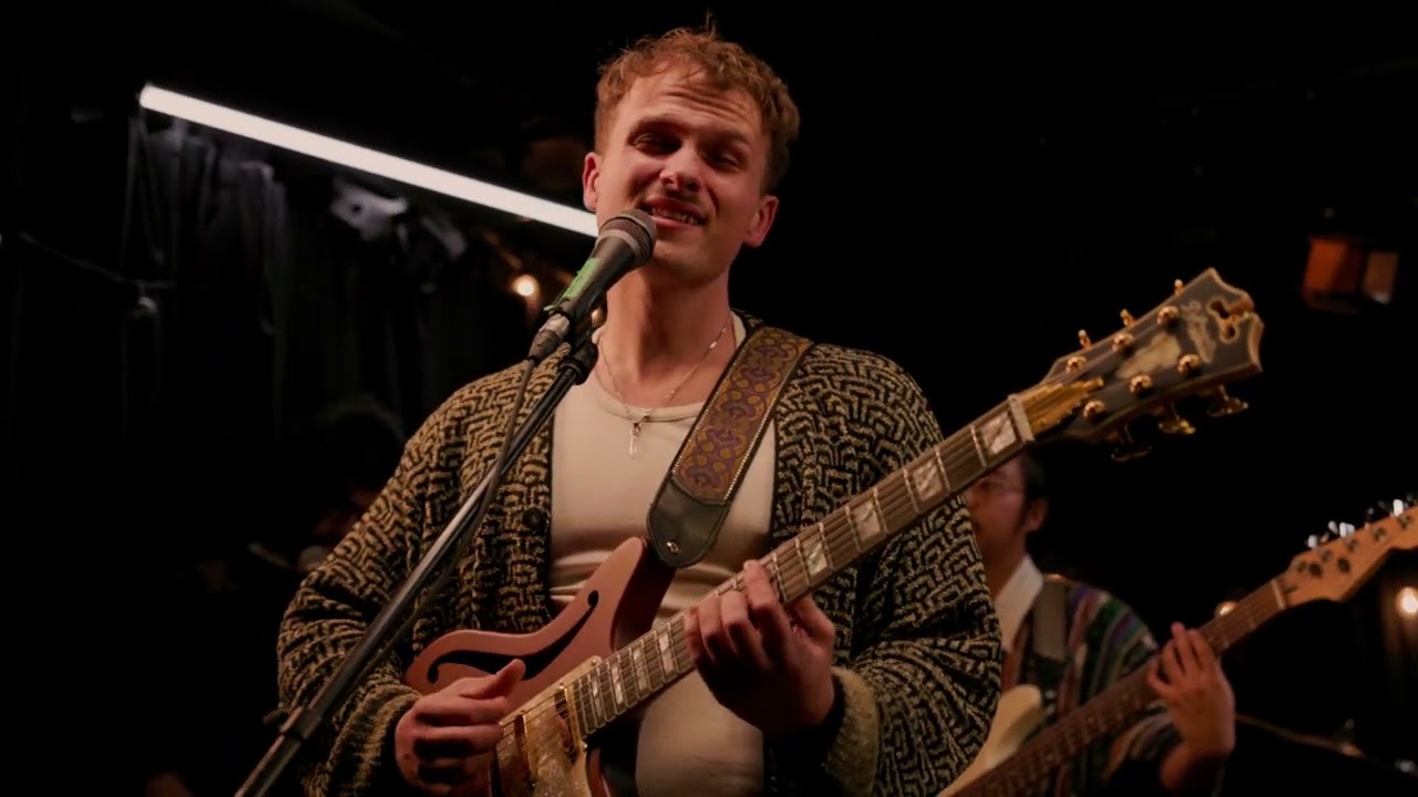Bruno Mars but it's all jazz musicians (not AI)