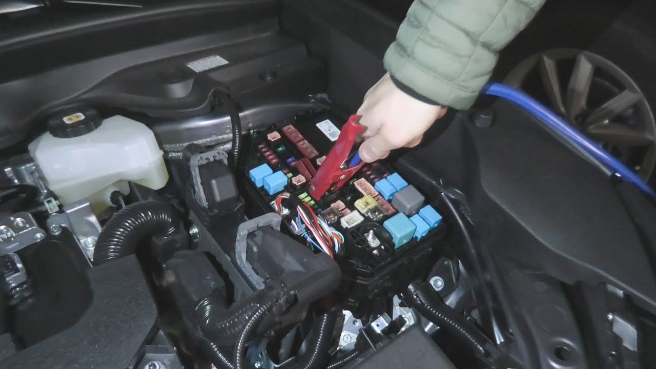 Lexus UX 250H (2019-2025): How To Jumpstart The Hybrid Lexus UX 250H?