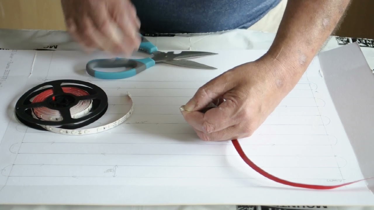 Making aa cheap effective lightbox for cyanotype