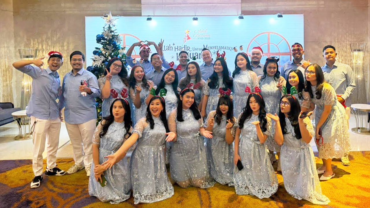 FIFGROUP Choir - Angels We Have Heard on High