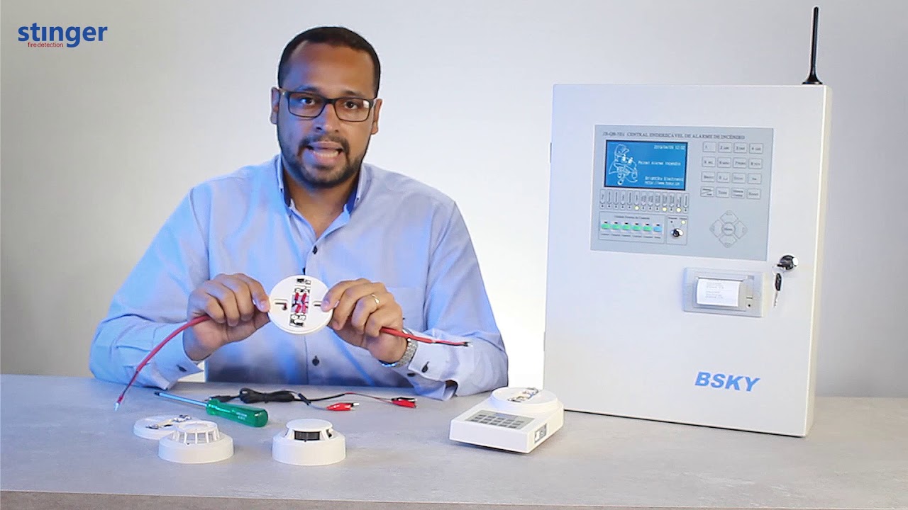 Instala&ccedil;&atilde;o da base para detector de fuma&ccedil;a e calor endere&ccedil;&aacute;veis  da BSKY