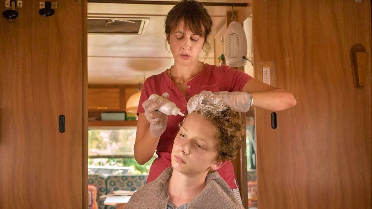 Mother dyes her son's hair every month because she thinks he's ugly