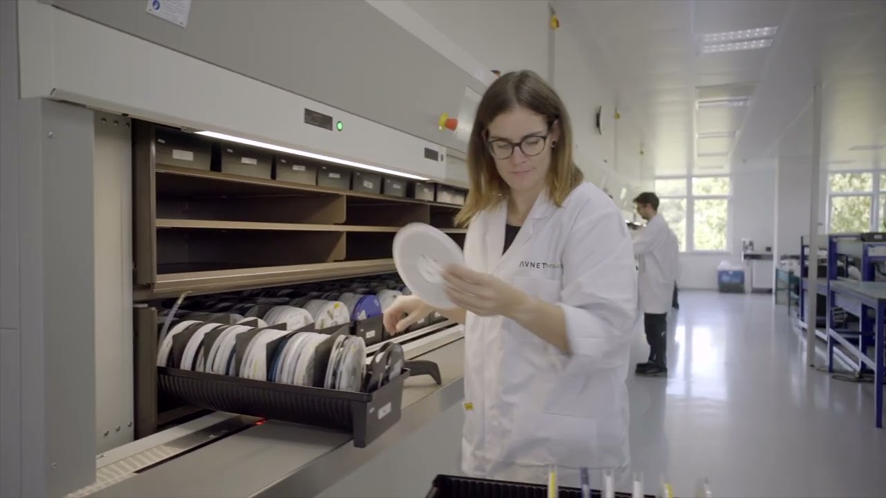 Rotomat with ESD design: Automated electronic storage with Industore