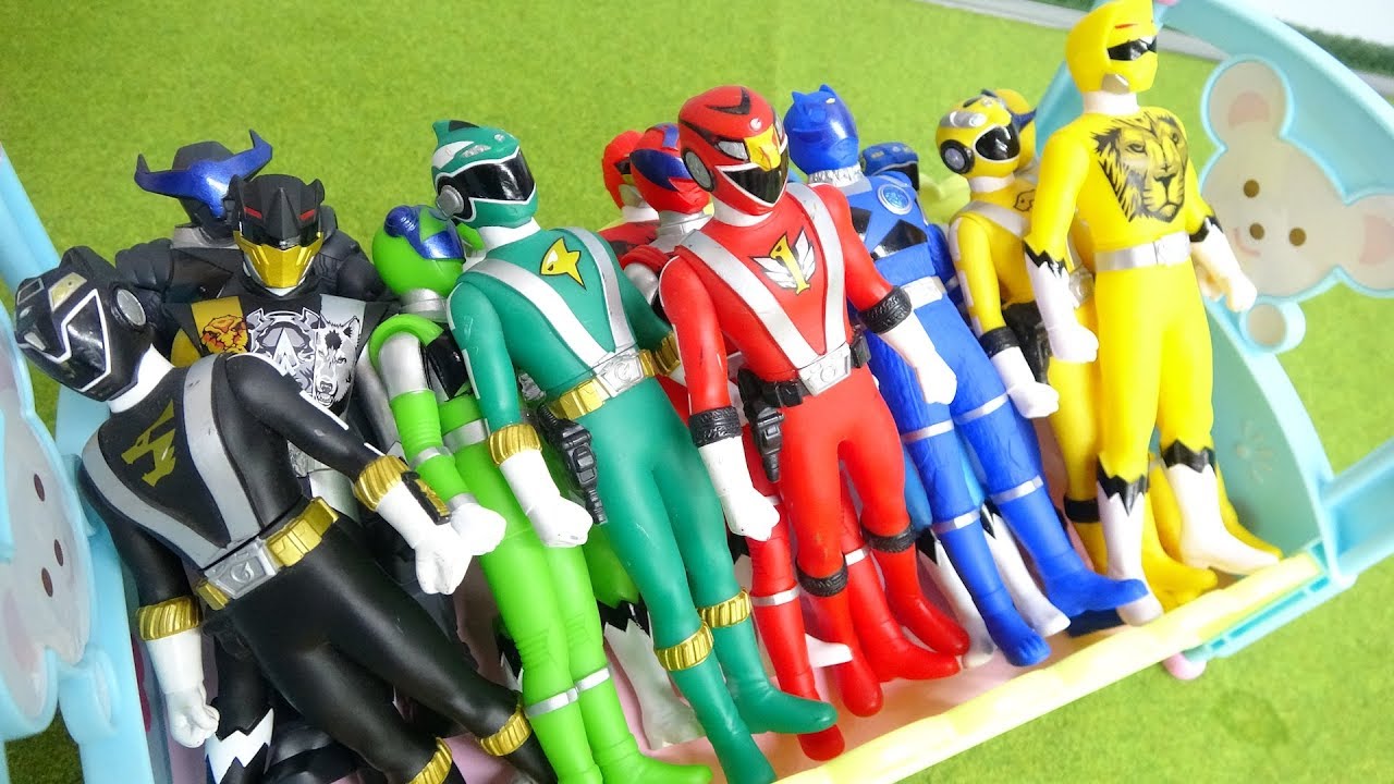 キュウレンジャー 戦隊ヒーローはつかれた ベッドでお昼寝  ゴーオンジャーとジュウオウジャーもいた