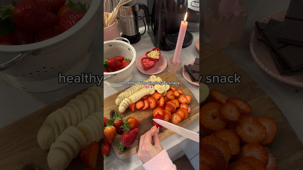 The perfect healthy &ldquo;that girl&rdquo; snack for Valentine&rsquo;s Day 🎀🍓🫶🏼✨💌#shorts #healthyrecipes