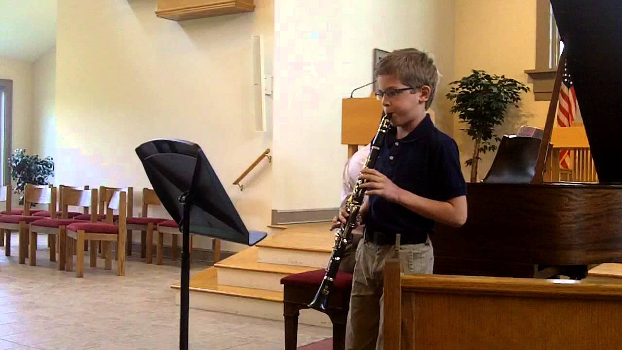 MWM plays Gypsy Life on clarinet
