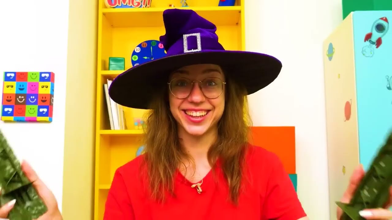 Ryhmä Hau -lelut juhlivat halloweenia. Lasten video suomeksi. Lasten lelut