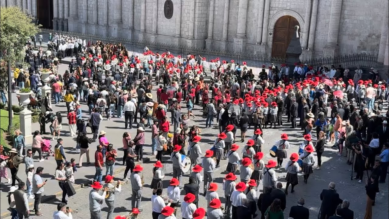 Procession in Arequipa square (Plaza de Armas) on Sunday morning, Peru 🇵🇪.