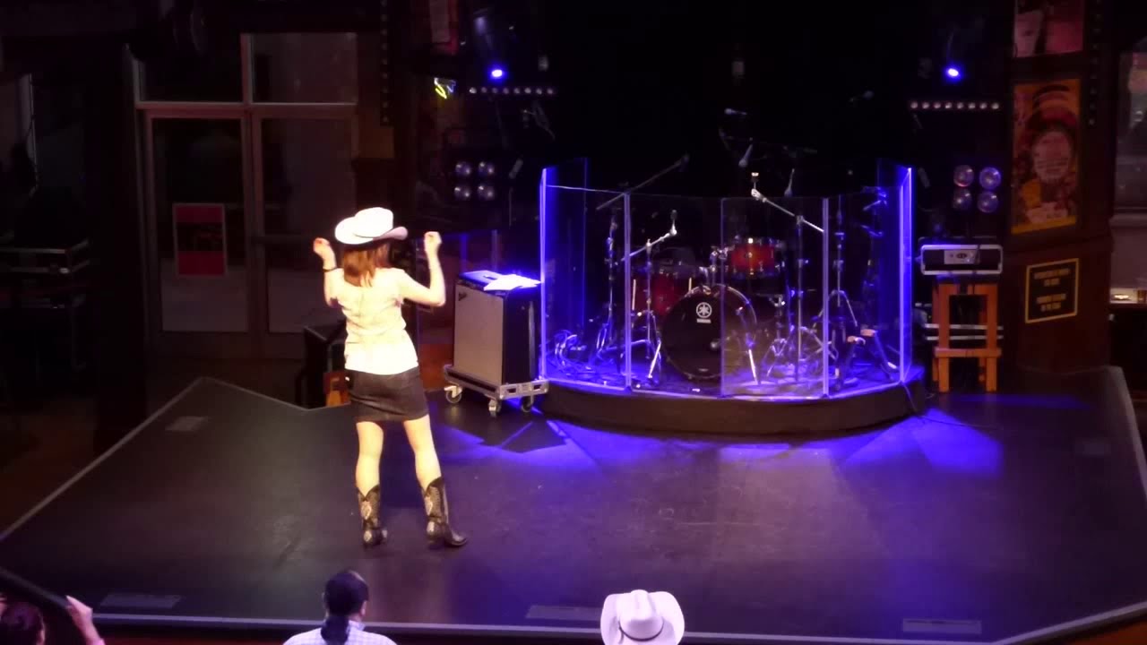 BORN TO LOVE Line Dance (Démo) - Séverine Moulin Billy Bob's