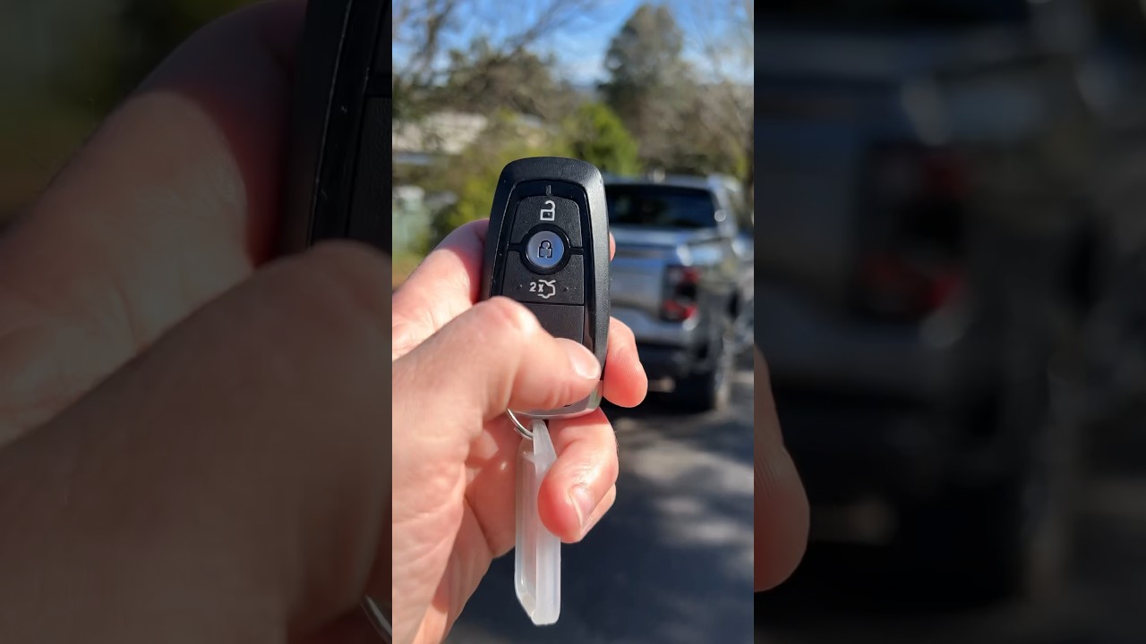 That&rsquo;s so HANDY! 👩&zwj;🔧🙏 Ford Ranger Wildtrak electric roller cover! #ford #ranger #ute #4x4 #pickup