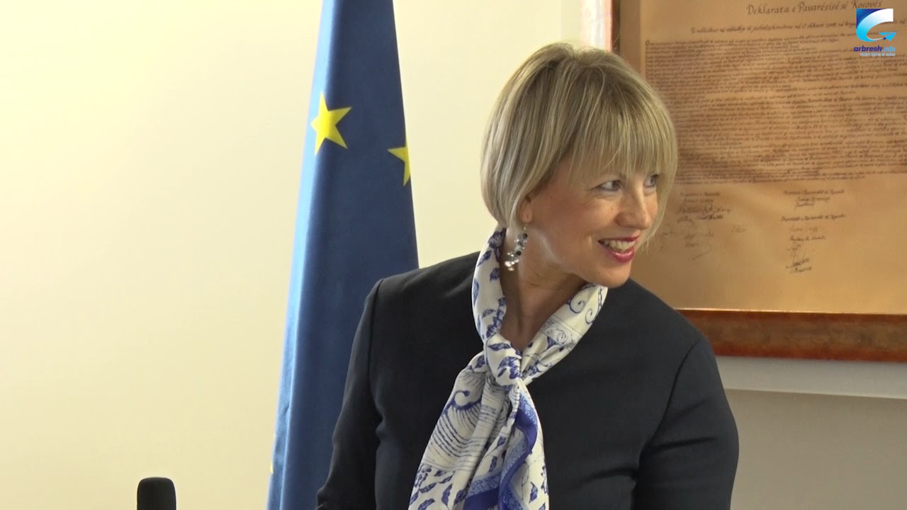 Haradinaj dhe zyrtarja e BE-s&euml;, Helga Schmid n&euml; konferenc&euml; p&euml;r media