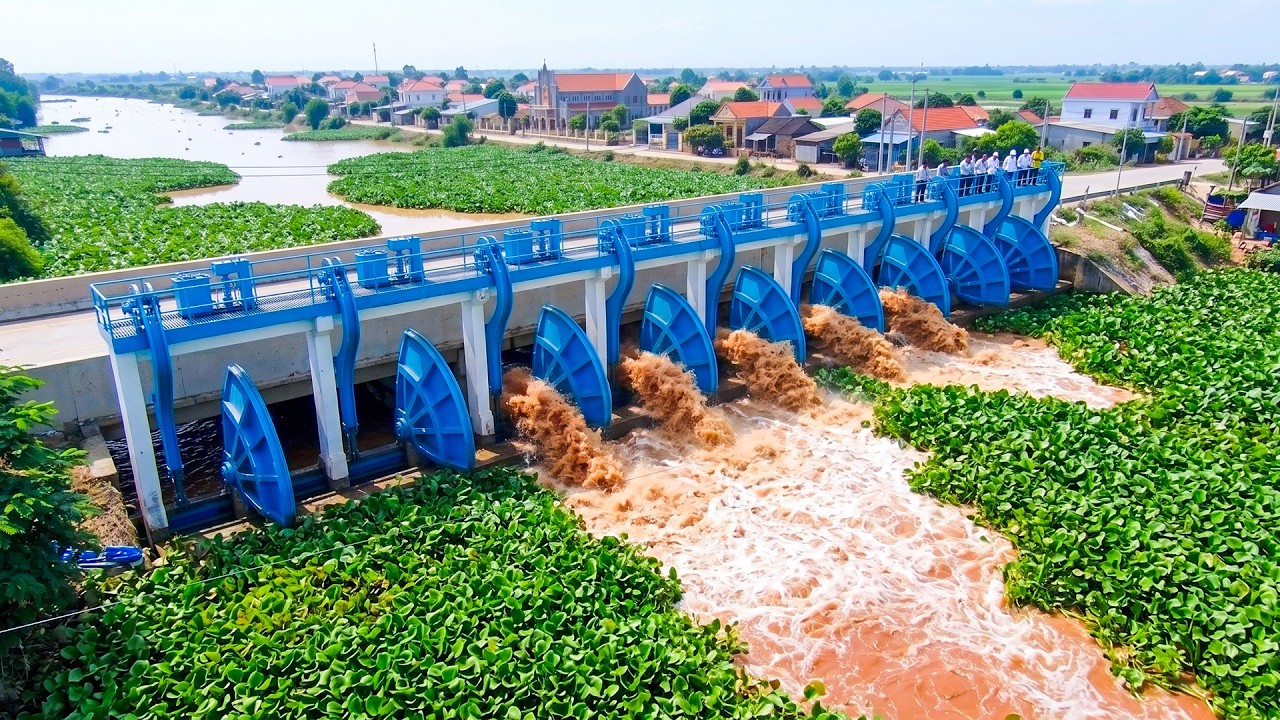 Super Mission: Clearing a Blocked Water Gate Against All Odds!