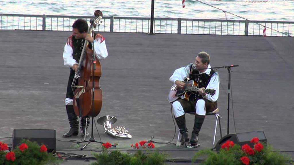 Ansambel Veseli Begunjčani-Kranjsko dekle (v živo)