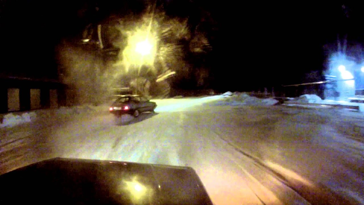 Winter tandem drifting - Volvo 360 & Mazda 929