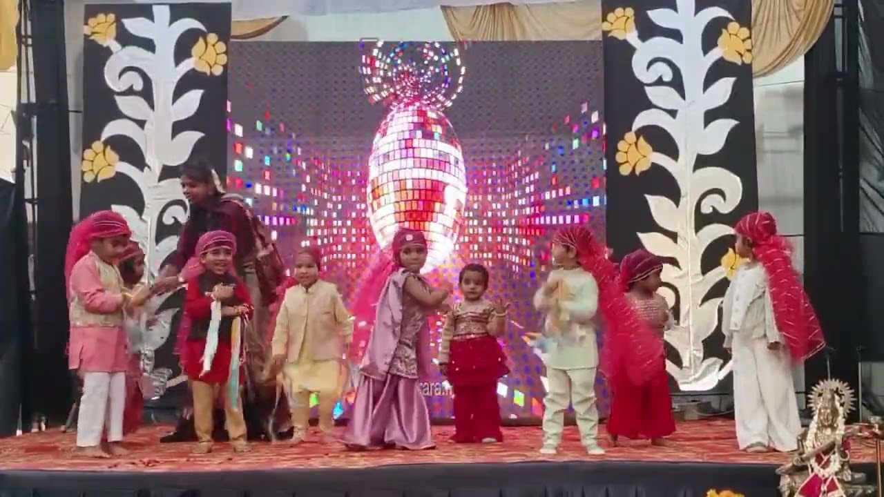 Gulabi sharara dance by little kids❤️#rangotsav#programming#bareillyschool #preshool 