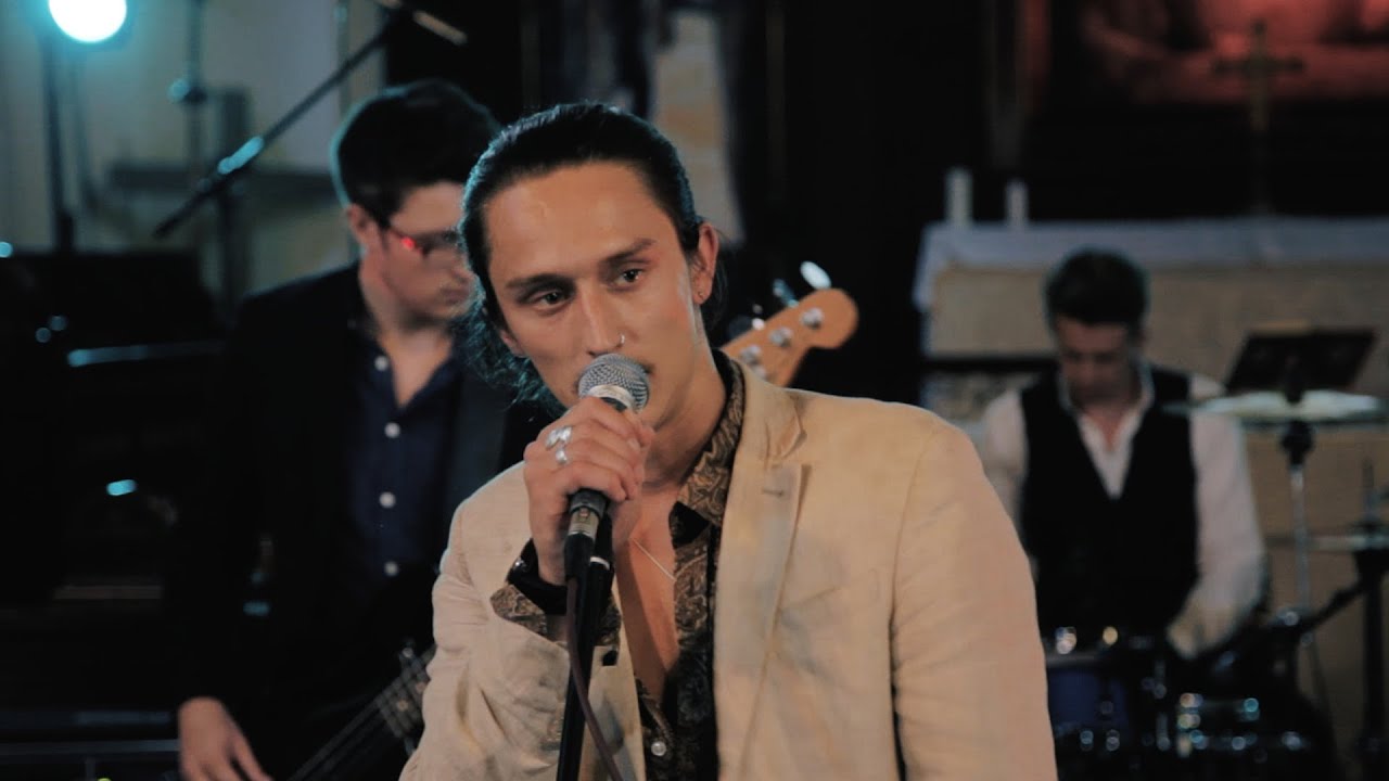 Half Crown - Sound of the Wolves (Live)