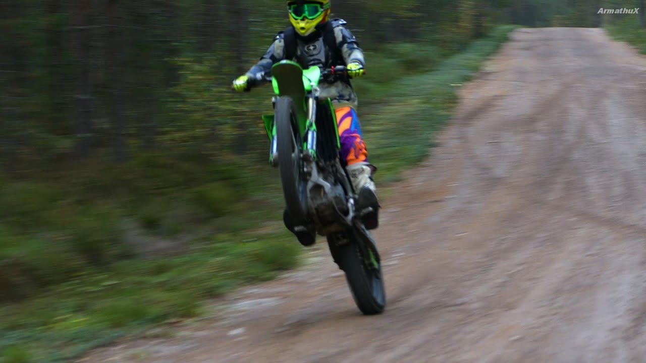 Kawasaki KX250F - Sweet Screamer Wheelies