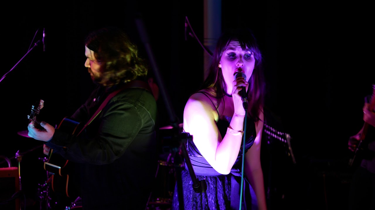 Ren Harvieu - Teenage Mascara live Walk the Line, Salford 28-09-18