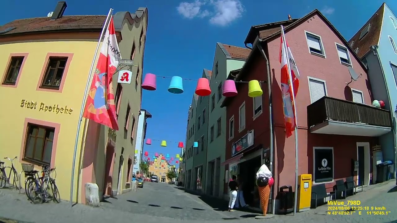 D: Stadt Abensberg. Landkreis Kelheim. Rundfahrt durch die Stadtmitte. August 2024