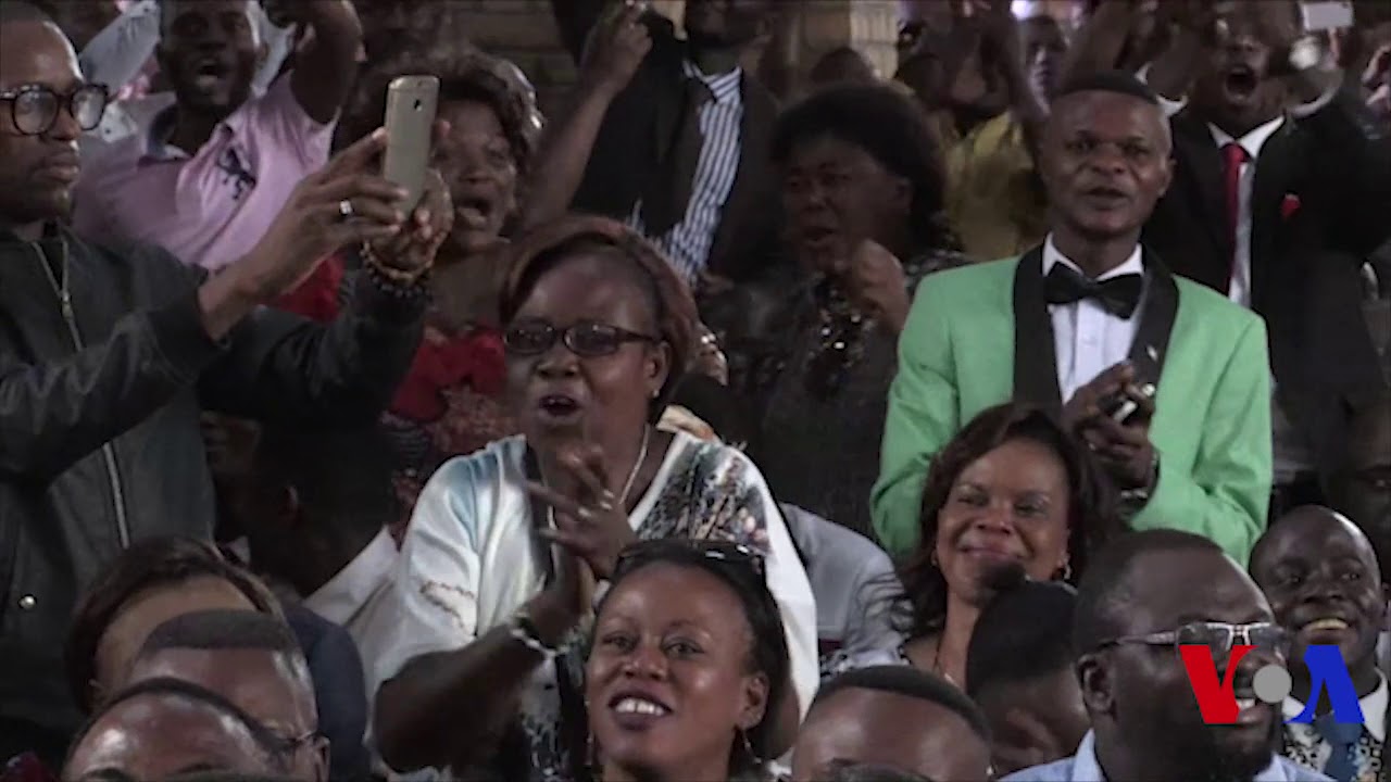Tirs et gaz lacrymog&egrave;ne &agrave; Kinshasa apr&egrave;s une messe du cardinal Monsengwo (vid&eacute;o)
