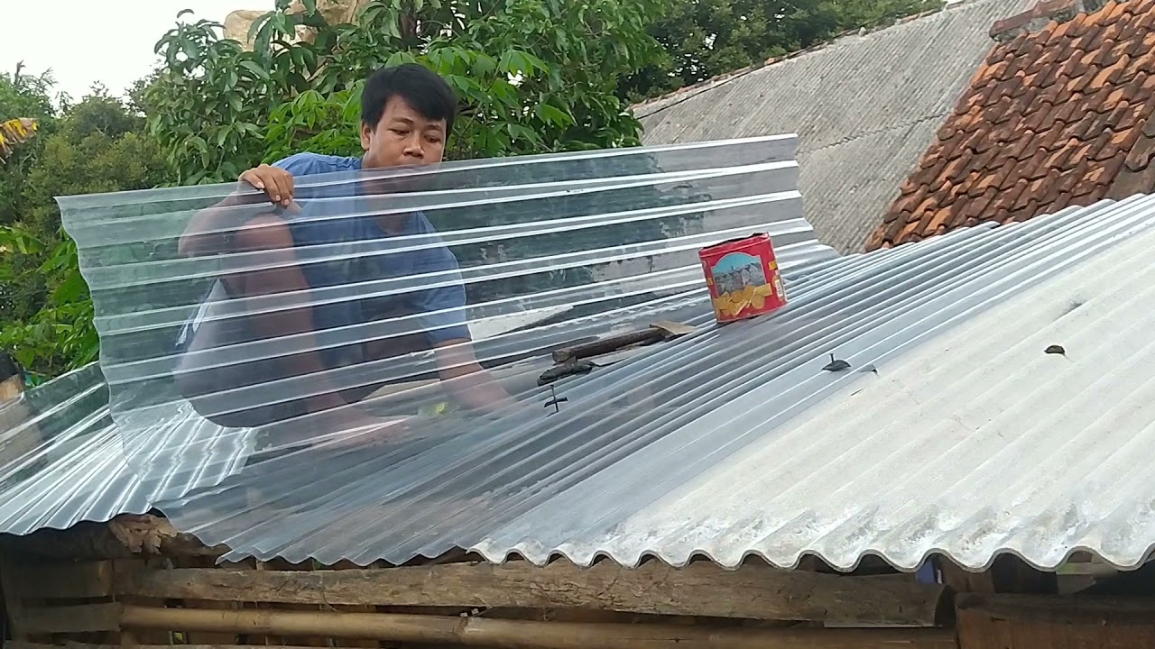 PROSES PEMASANGAN ATAP FIBER TRANSPARAN