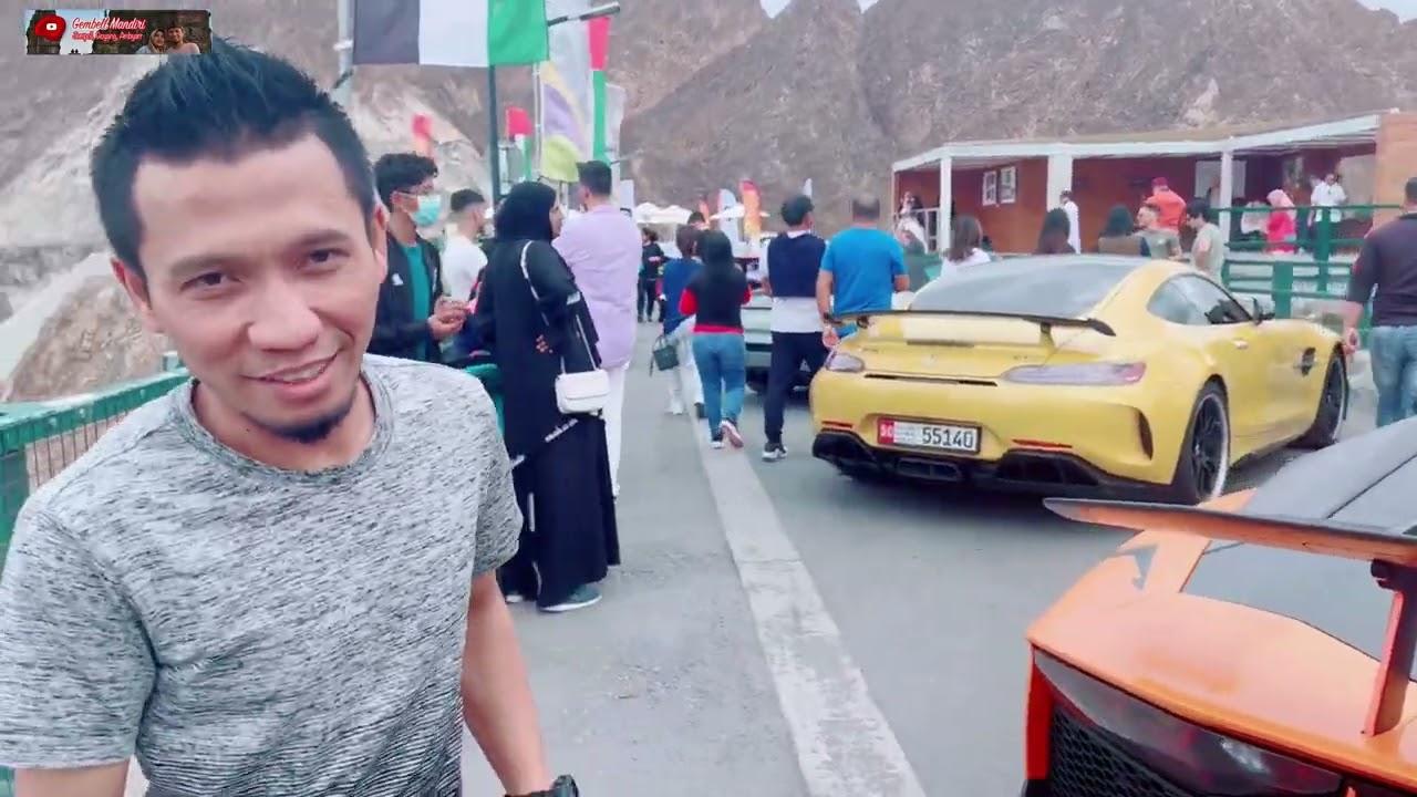 SPORT CAR IN DUBAI KELILING GUNUNG KARANG