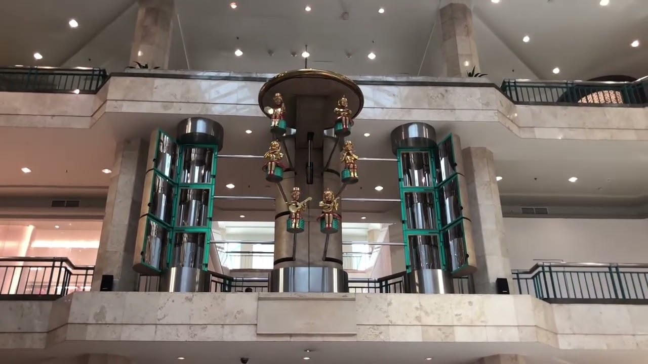 Plaza Senayan Clock Striking 1PM August 14, 2022 by Thallatube (support for 60FPS AVISynth)