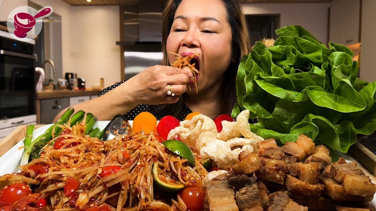 Som Tam with Crispy Fried Pork | Yainang